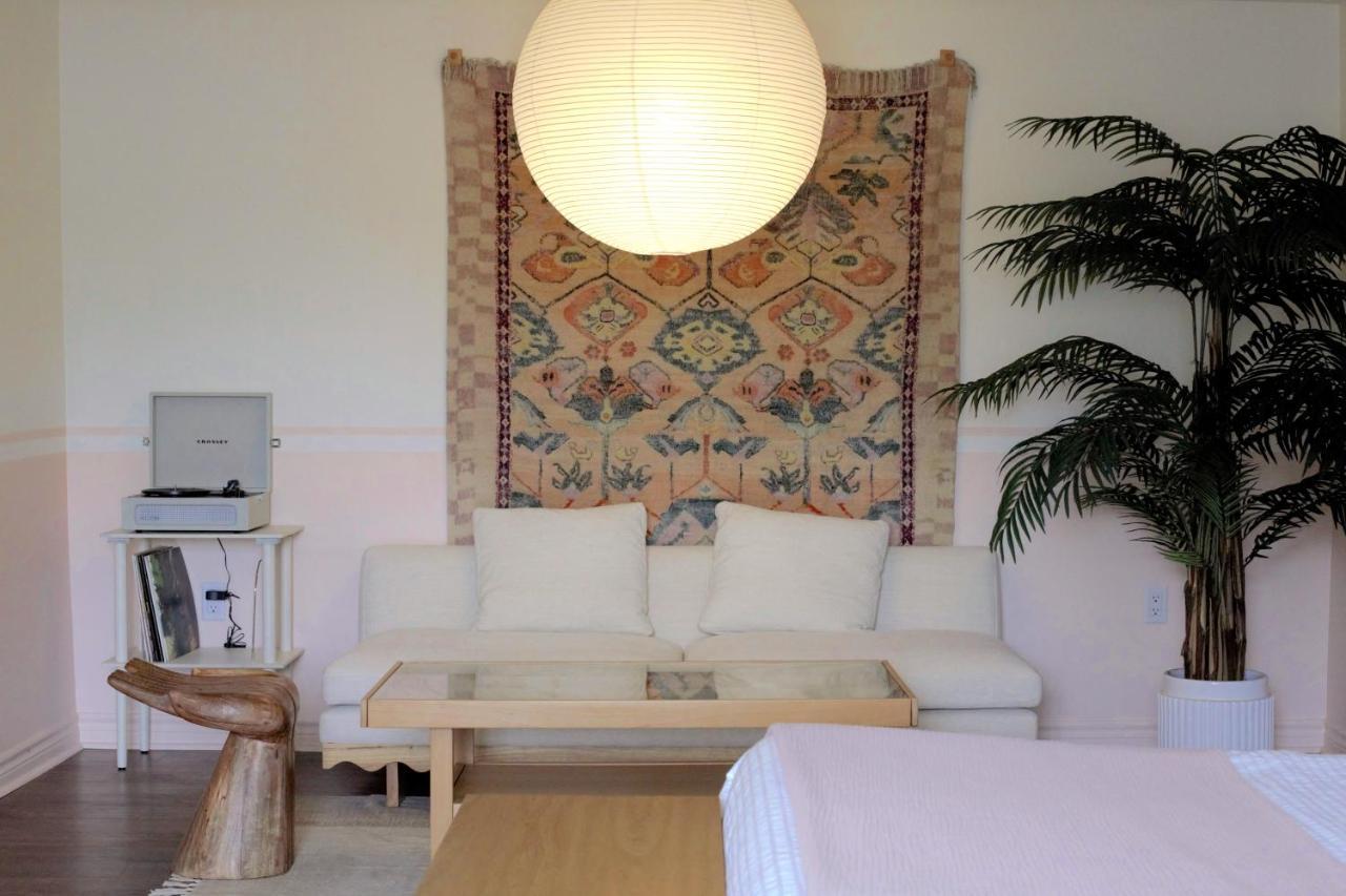 The June Motel, Prince Edward County بيكتون المظهر الخارجي الصورة