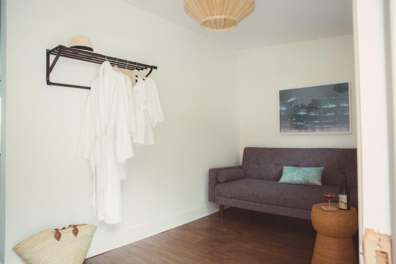 The June Motel, Prince Edward County بيكتون المظهر الخارجي الصورة